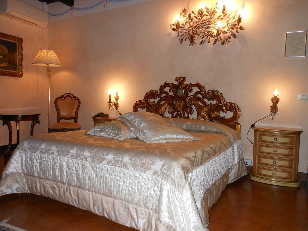 Orsenigo Agriturismo Cassinazza מראה חיצוני תמונה