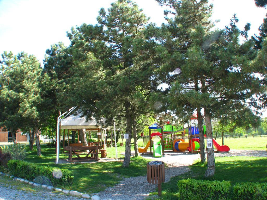 Orsenigo Agriturismo Cassinazza מראה חיצוני תמונה