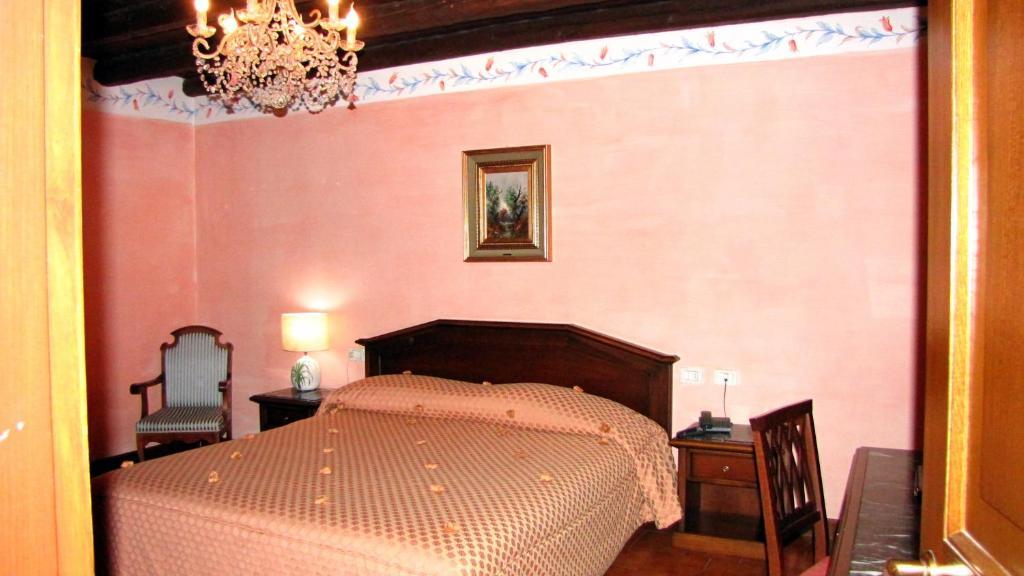 Orsenigo Agriturismo Cassinazza חדר תמונה