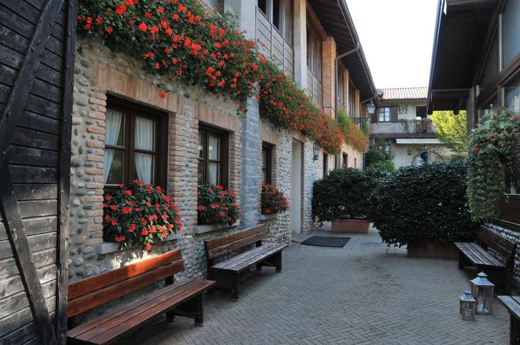 Orsenigo Agriturismo Cassinazza מראה חיצוני תמונה